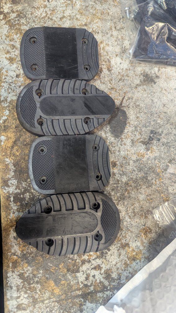 Lange Alpine ski boot soles