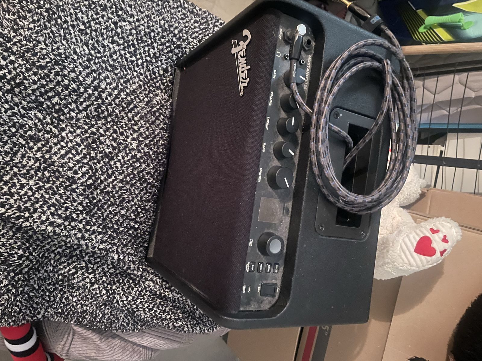 Fender Mustang LT25 Guitar Amplifier with Cable
