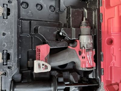 Milwaukee Fuel M18 1/2" Hammer Drill/Driver (case & tool) 2904-22