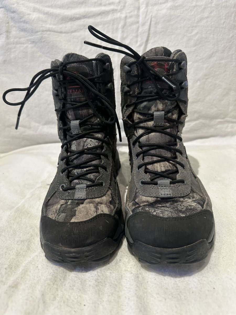 Under Armour women’s 7 grey/camo WP hiking boots