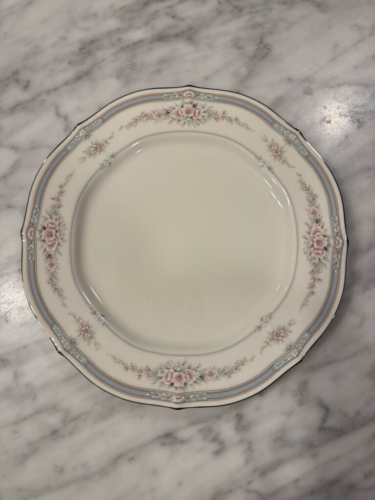 Noritake Ivory Chine Rothschilds 7293