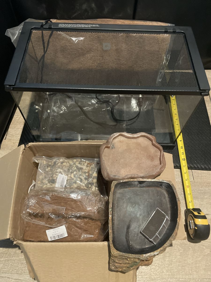 Glass Reptile Terrarium Tank with Mesh Screen Lid and Accessories