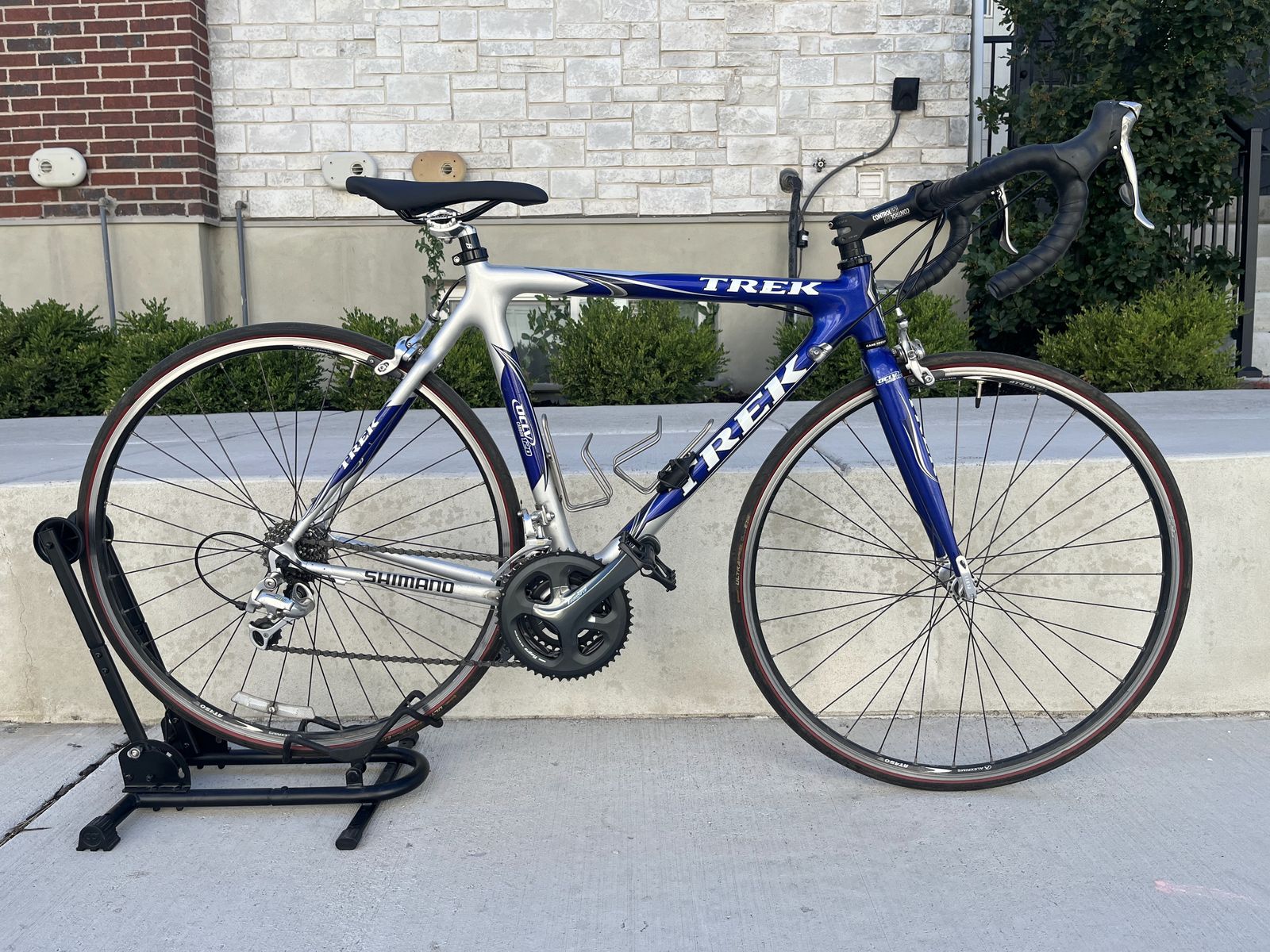 Trek OCLV Road Bike | 54cm | Shimano 105 | Carbon Frame