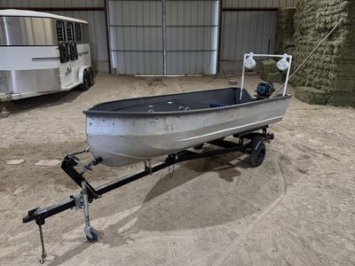 14ft Aluminum Fishing Boat w/ Trailer + Speakers
