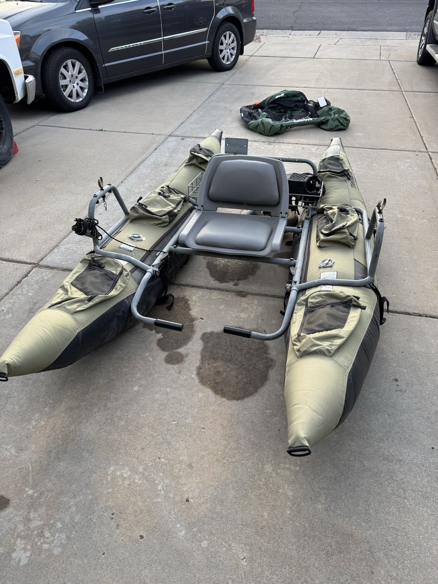 Fishing Pontoon kick boat