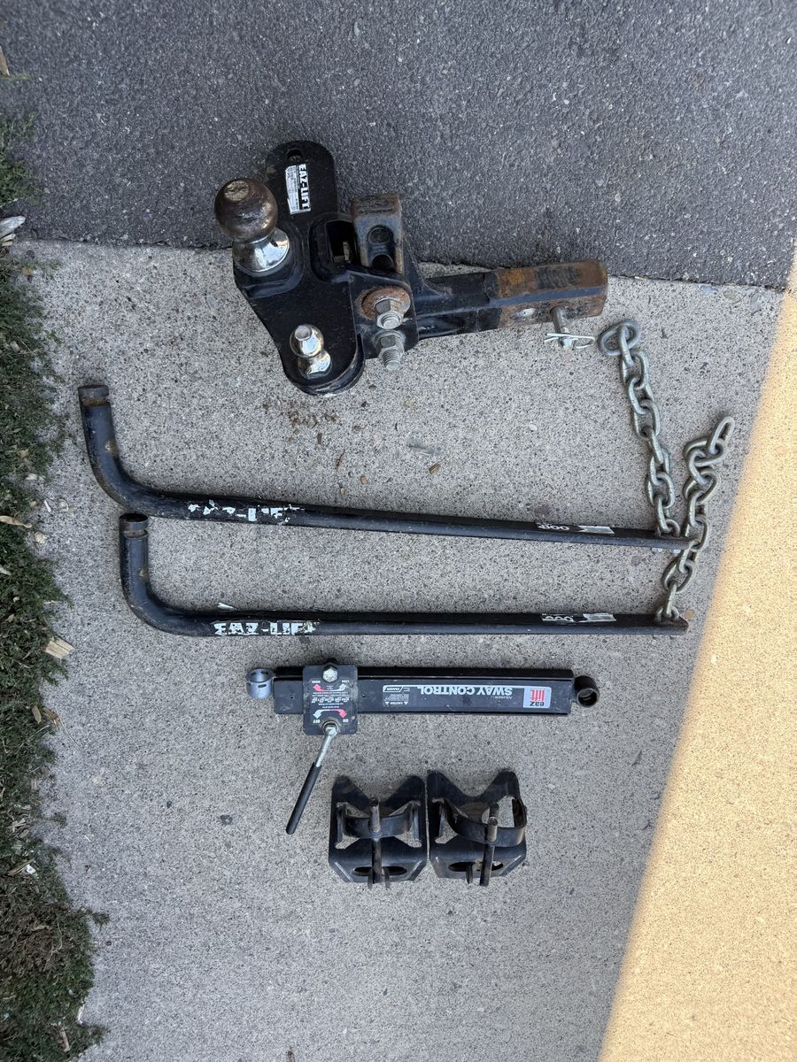 Eaz-Lift Weight Distribution Hitch System with Sway Control Bar and Spring Bars