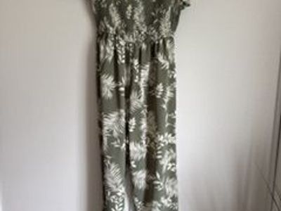 WOMEN'S DRESSES AND JUMPSUIT