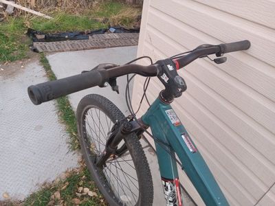 Diamondback Response SE. 18 inch mountain bike Med