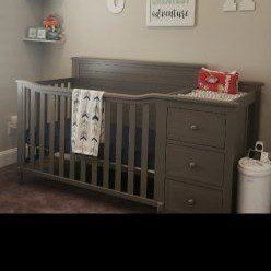 Delta Children Abby 4-in-1 Convertible Crib with Changer - Grey