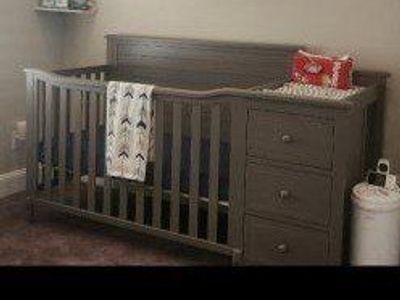 Delta Children Abby 4-in-1 Convertible Crib with Changer - Grey