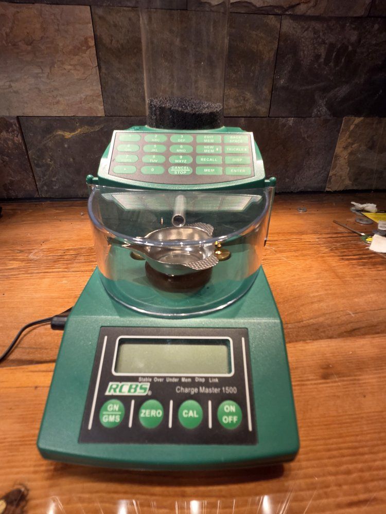 RCBS ChargeMaster 1500 Electronic Powder Scale and Dispenser Combo