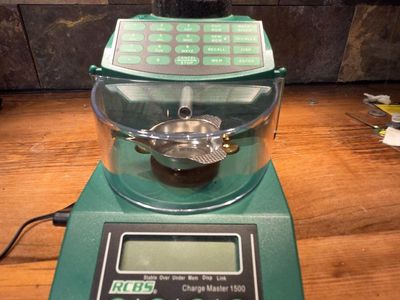 RCBS ChargeMaster 1500 Electronic Powder Scale and Dispenser Combo