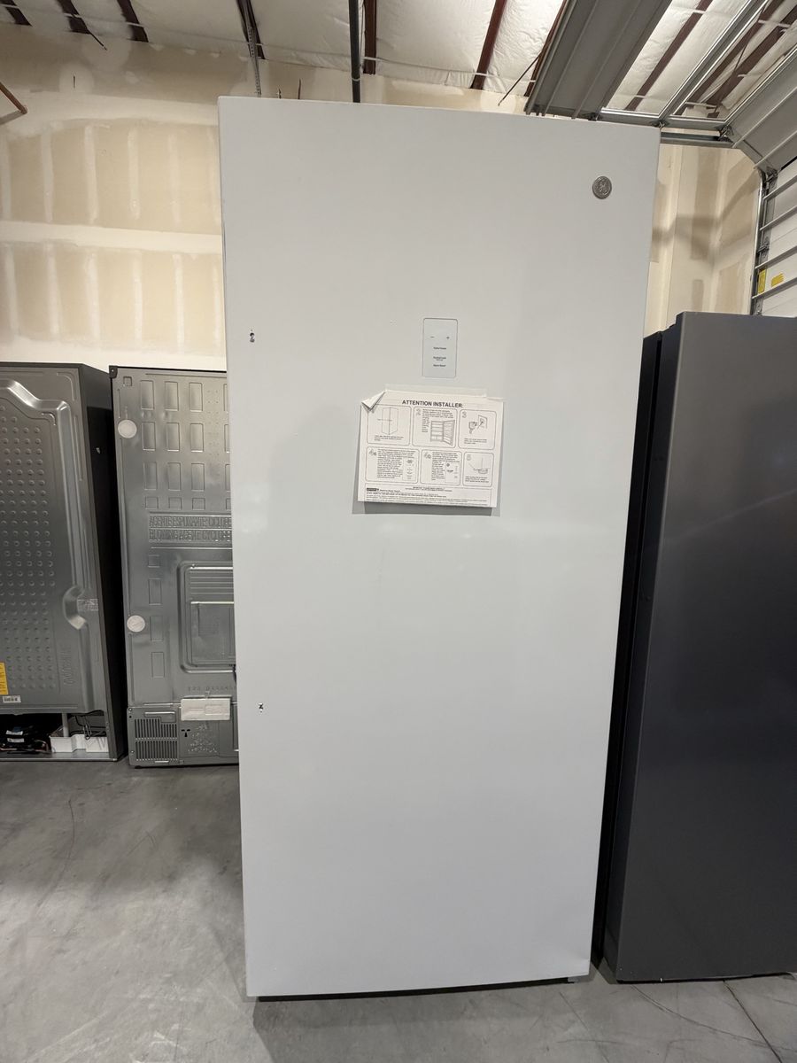 GE Appliances Upright Freezer White