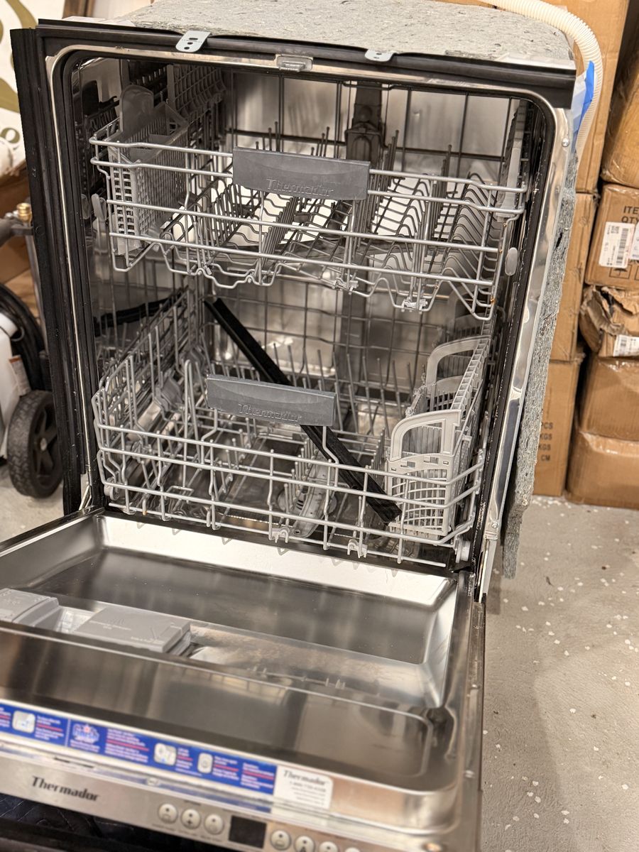 Thermador Masterpiece Emerald Series PANEL READY Dishwasher