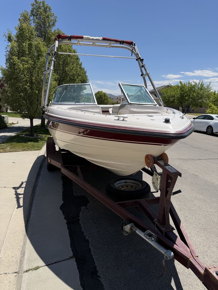 Chaparral SST 1930 Bowrider Boat with Trailer - Ready for the Water!