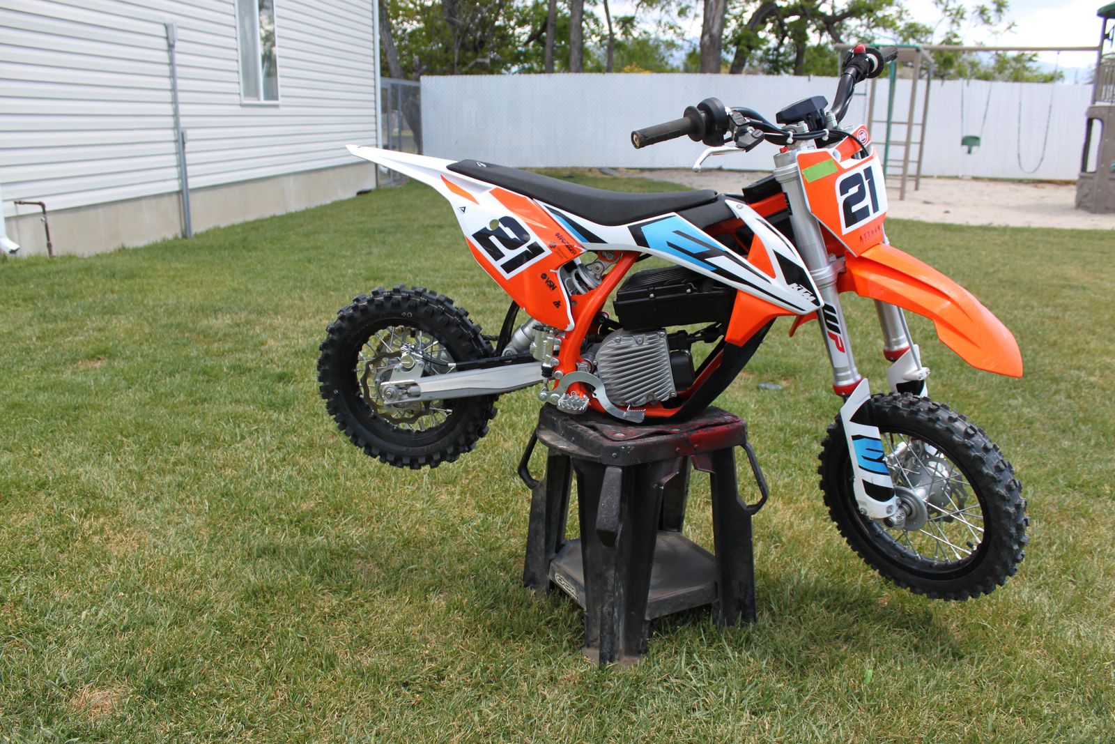 2022 KTM E-5