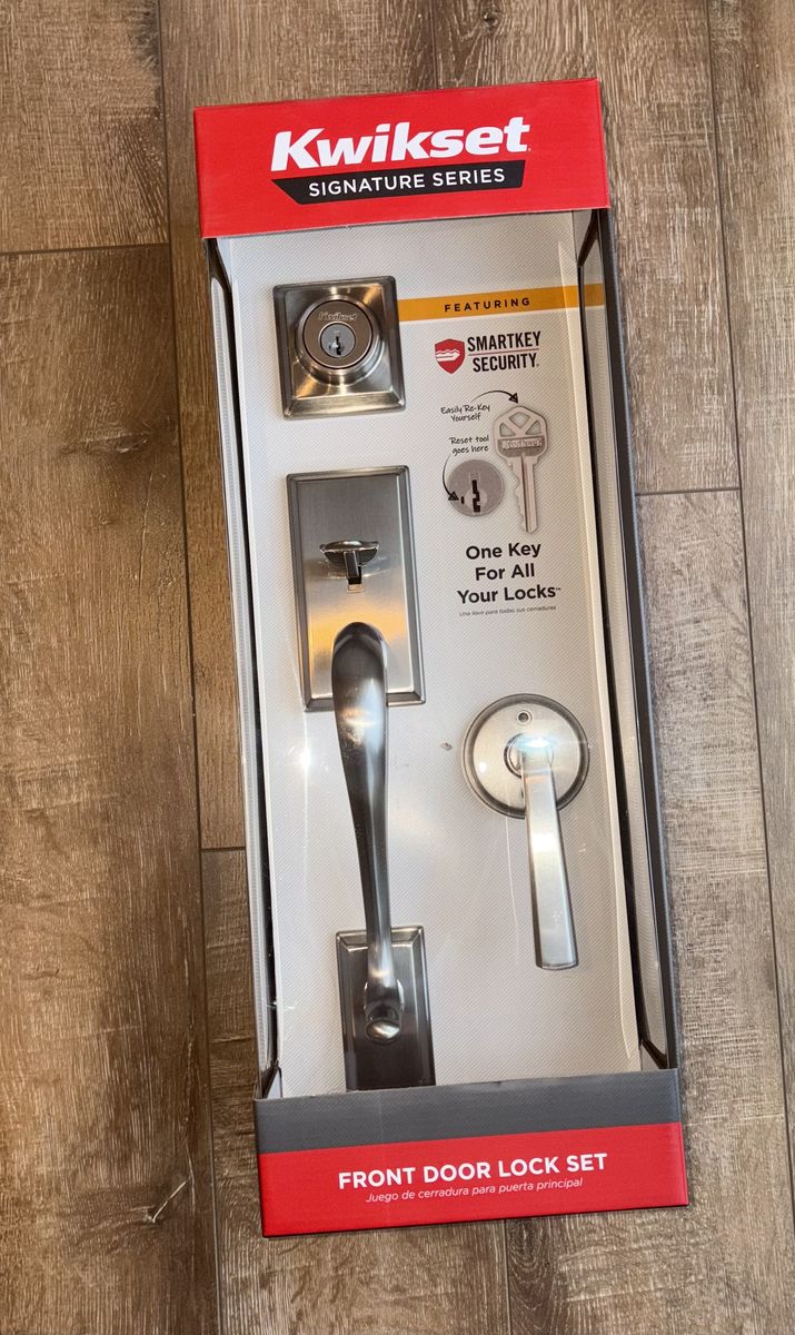 NEW Kwikset Hawthorne Door Handle Set in Satin Nickel