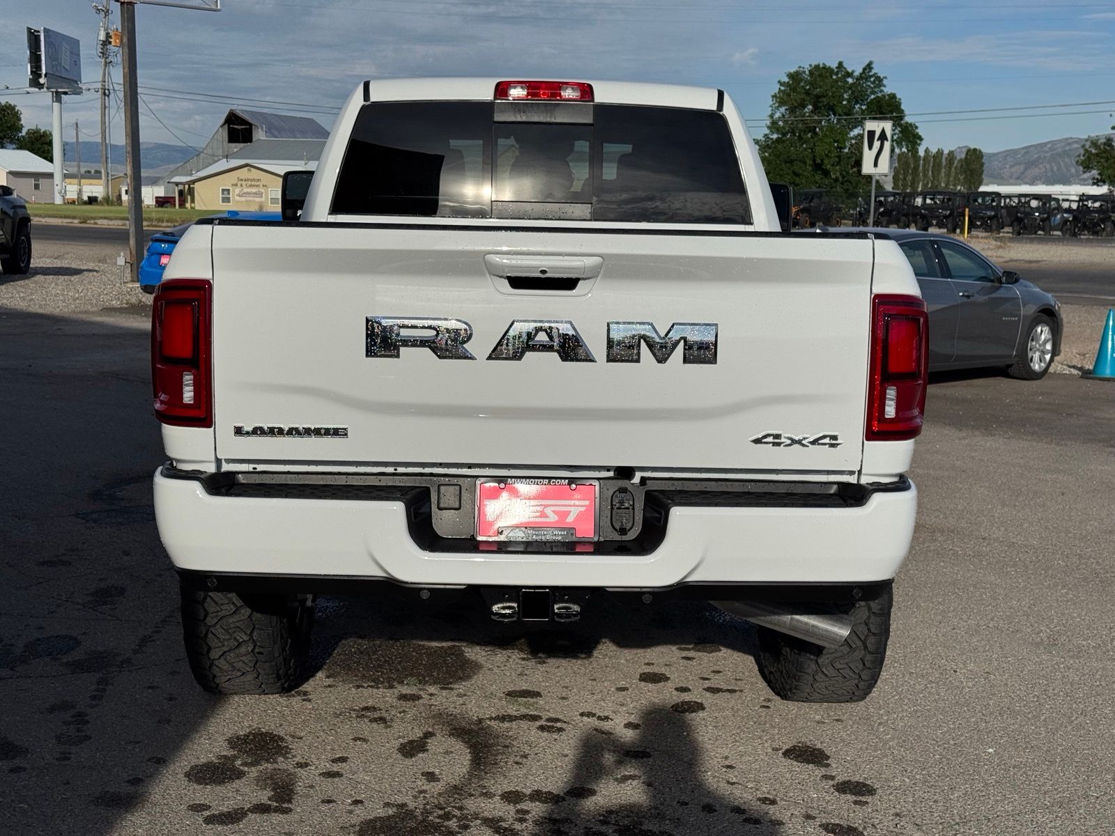 Main image 8