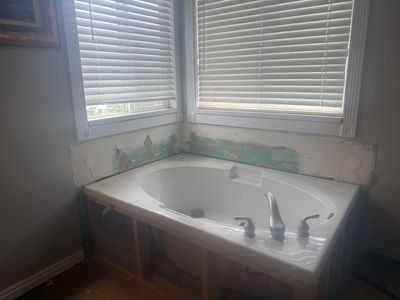 FREE Lasco soaking tub