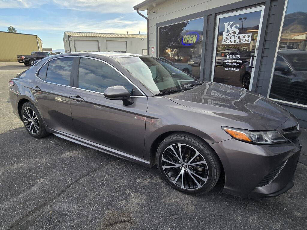 2019 TOYOTA CAMRY SE