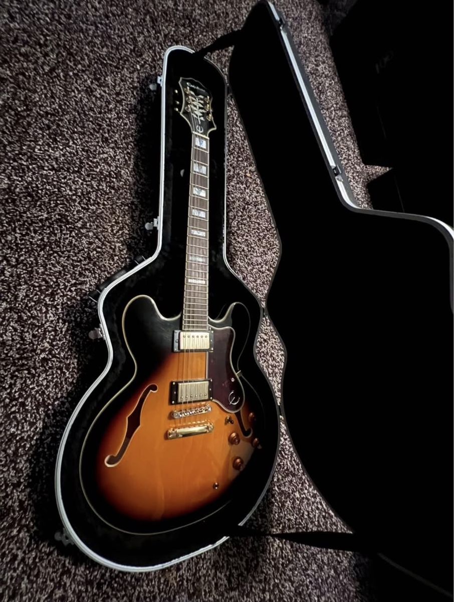 Epiphone Sheraton II Semi Hollow Electric Guitar w/ Gator Case & Strap