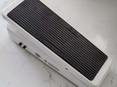 Dunlop 105Q Cry Baby Bass Wah