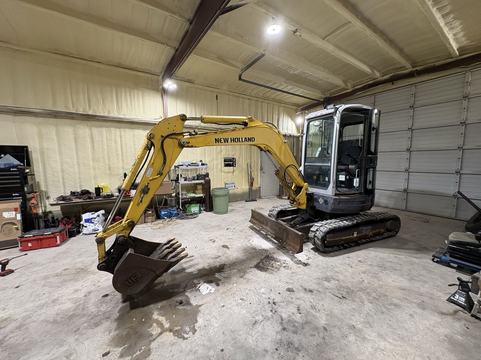 2010 New Holland E35 Excavator Closed Cab
