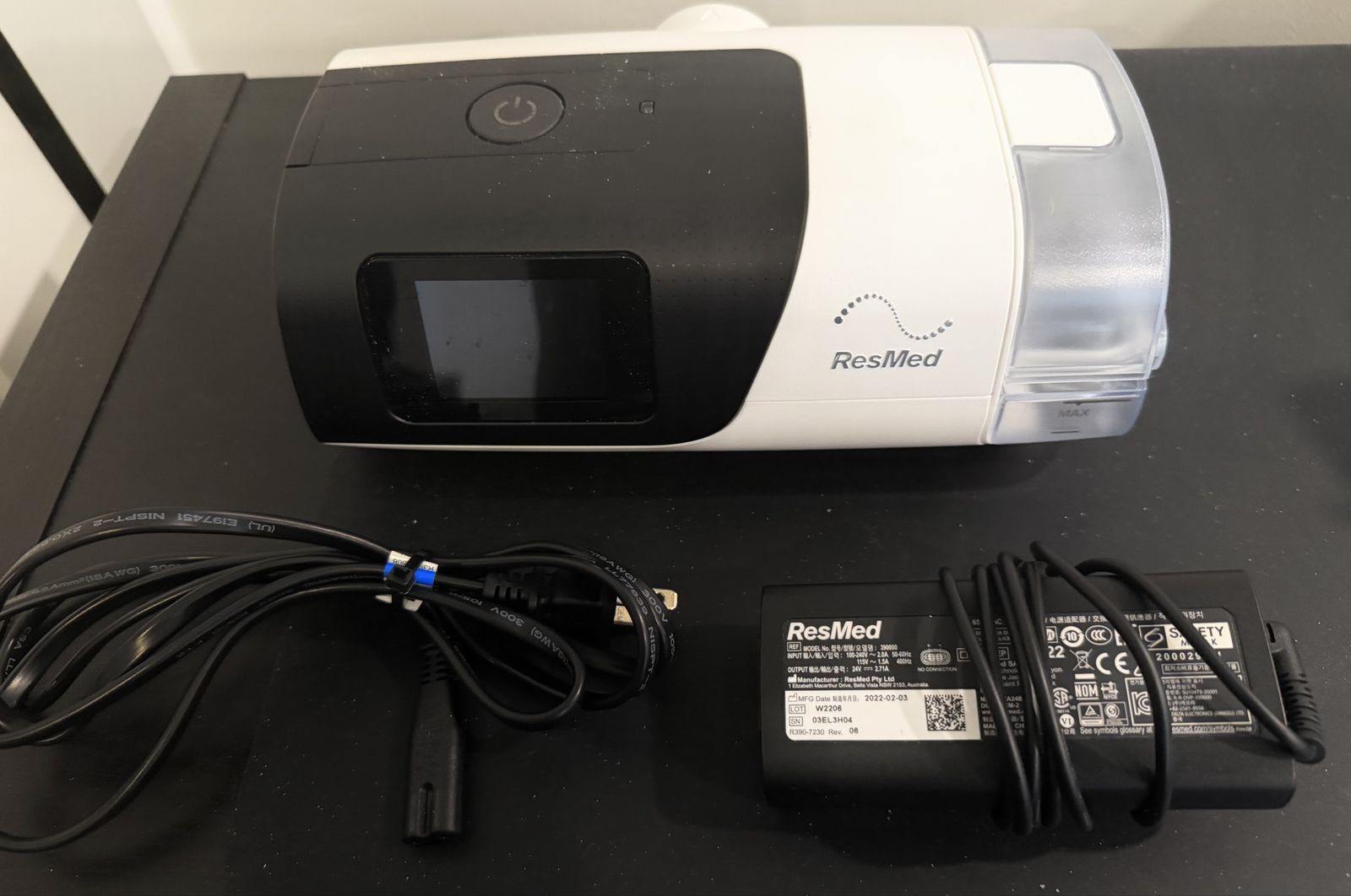 ResMed AirSense 11 CPAP Machine with ClimateLineAir 11 Tubing & Power Supply . Plus two Face Masks!