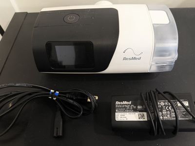 ResMed AirSense 11 CPAP Machine with ClimateLineAir 11 Tubing & Power Supply . Plus two Face Masks!