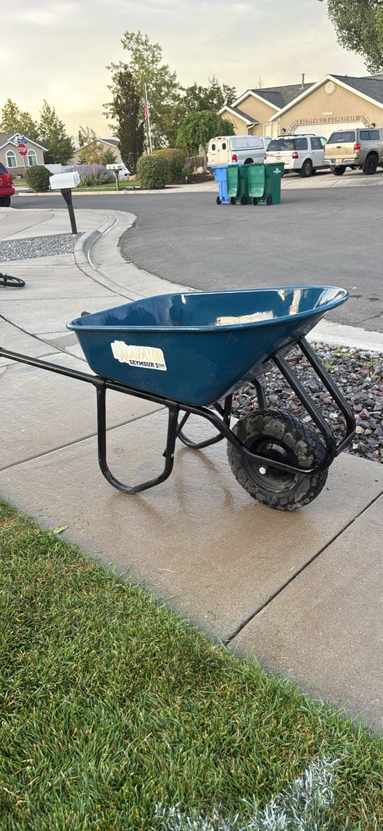 Seymour Excavator S500 Blue Wheelbarrow -