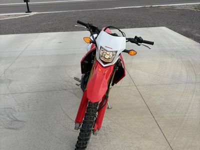 Honda CRF250L 2017 Dual Sport Motorcycle - 5493 Miles, 4-Stroke Engine