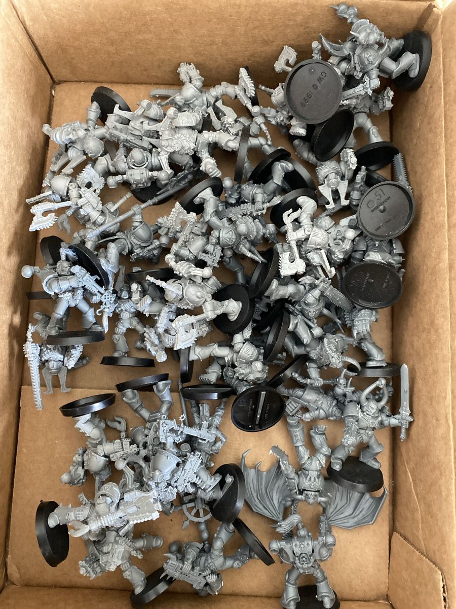 War Hammer Figures