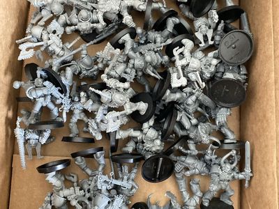 War Hammer Figures