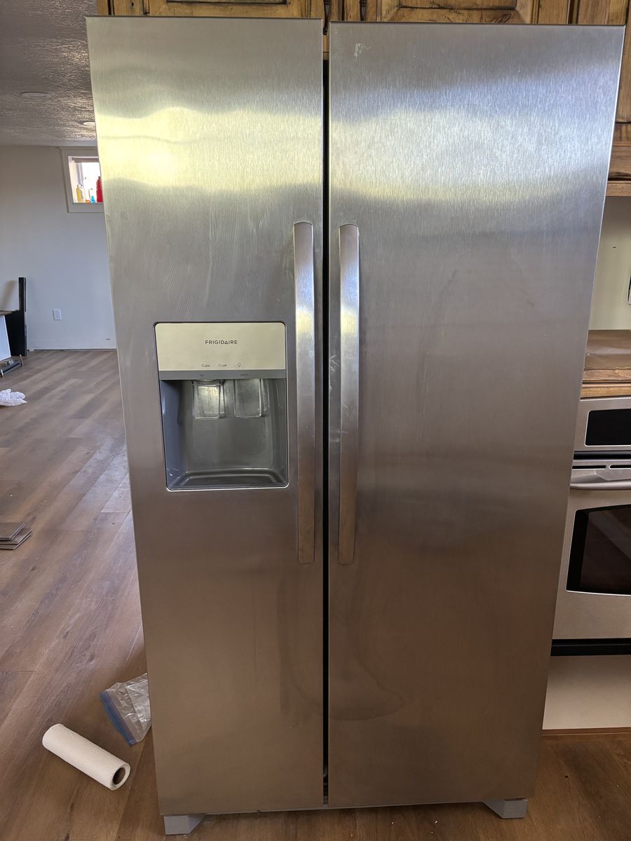 Fridgidaire Stainless Steel Refrigerator