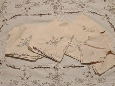 Tablecloth+ Napkins