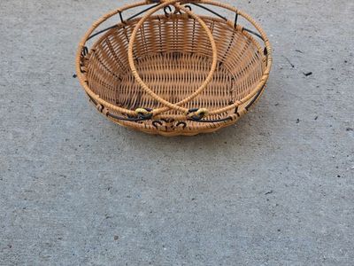 Princess House Meridian Woven Basket – Wrought Iron Scrolling Bread Fruit Basket