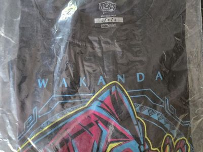 New Funko Wakanda T-shirt (LG)
