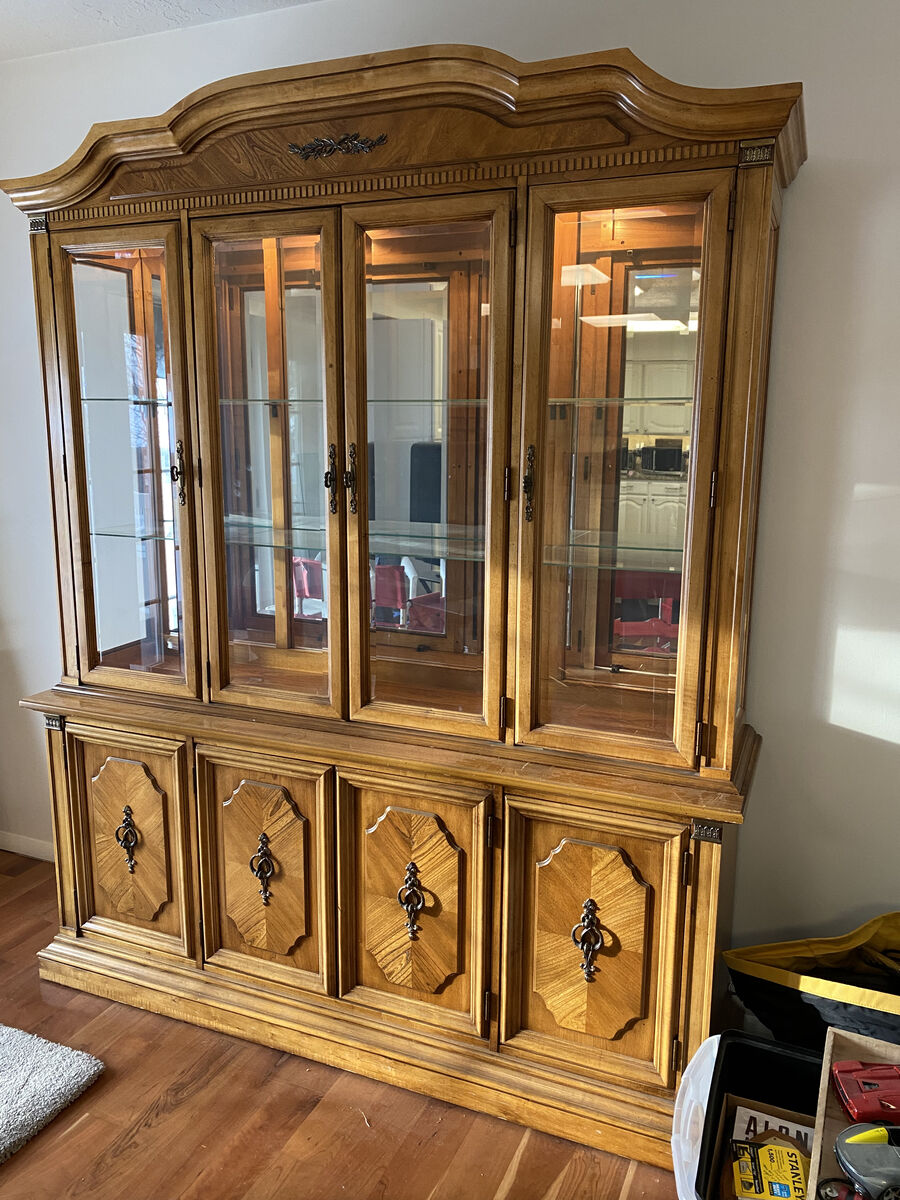 Beautiful China Hutch