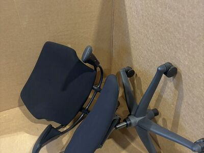 New Humanscale Freedom Office Chair