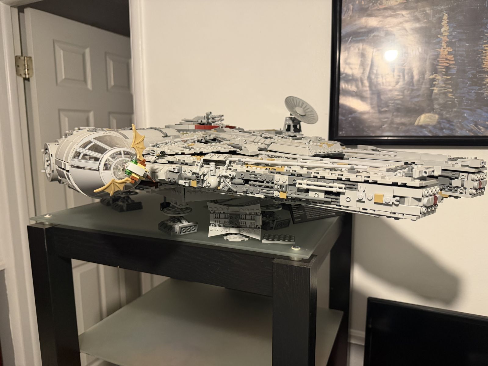 Main image 44