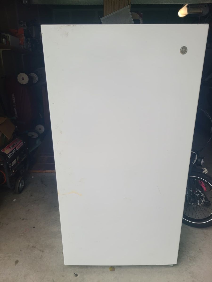 Stand up freezer