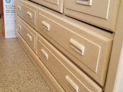 Spacious 7-Drawer Dresser - Tan/Cream Finish, Excellent Condition, Ample Storage for Bedroom