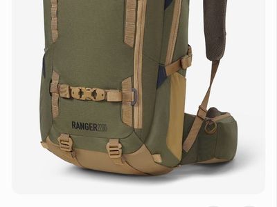 KUIU Ranger 2200 Backpack - Evergreen / Tan Day Pack for Hunting & Outdoors