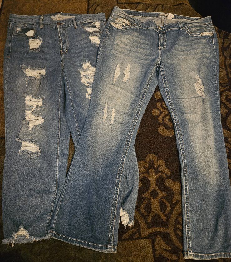 Cute Women's Jeans For Sale!!