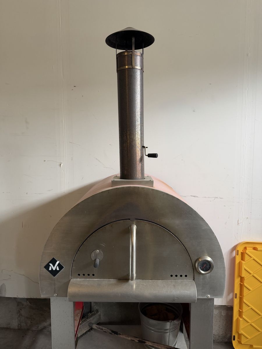 Woodfire pizza oven