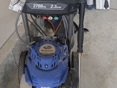 Black Max 2700 PSI 2.3 GPM Gas Pressure Washer with Subaru EA175V Engine