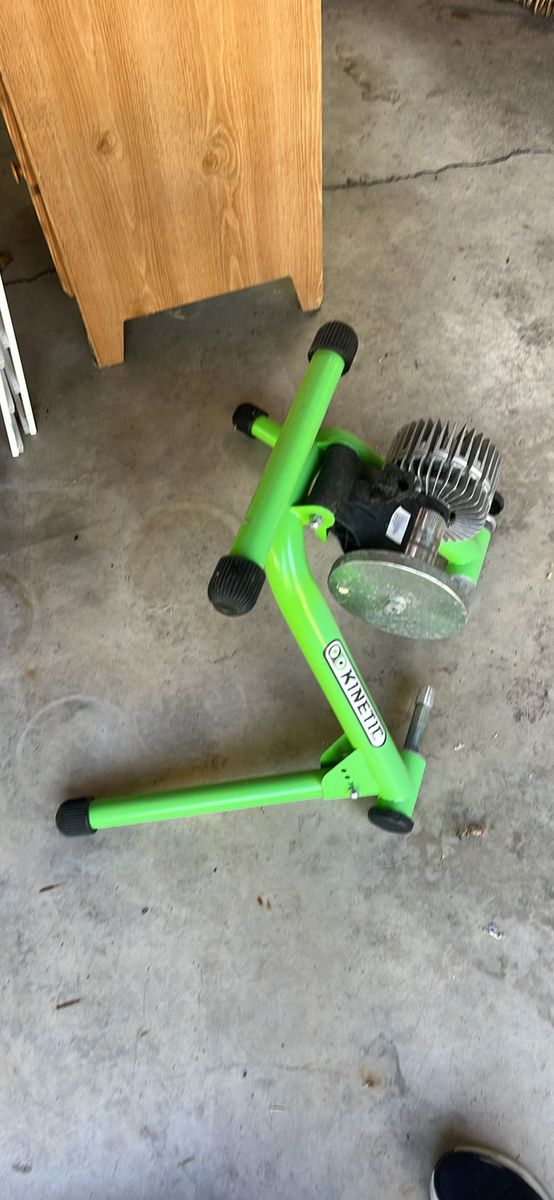 Kinetic by Kurt Road Machine Smart 2 Fluid Trainer - Bicycle Indoor Trainer & Tacx Trainer Tire