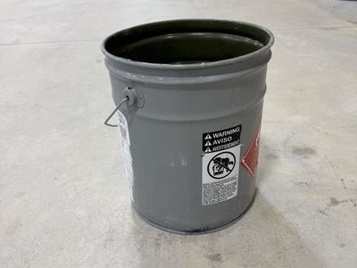 5 gallon metal buckets
