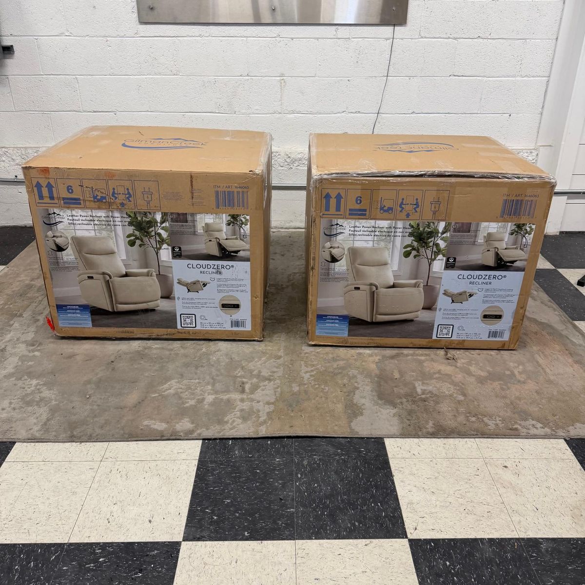 BRAND NEW!! COSTCO SANDERS LEATHER POWER RECLINER W/ POWER HEADREST!!