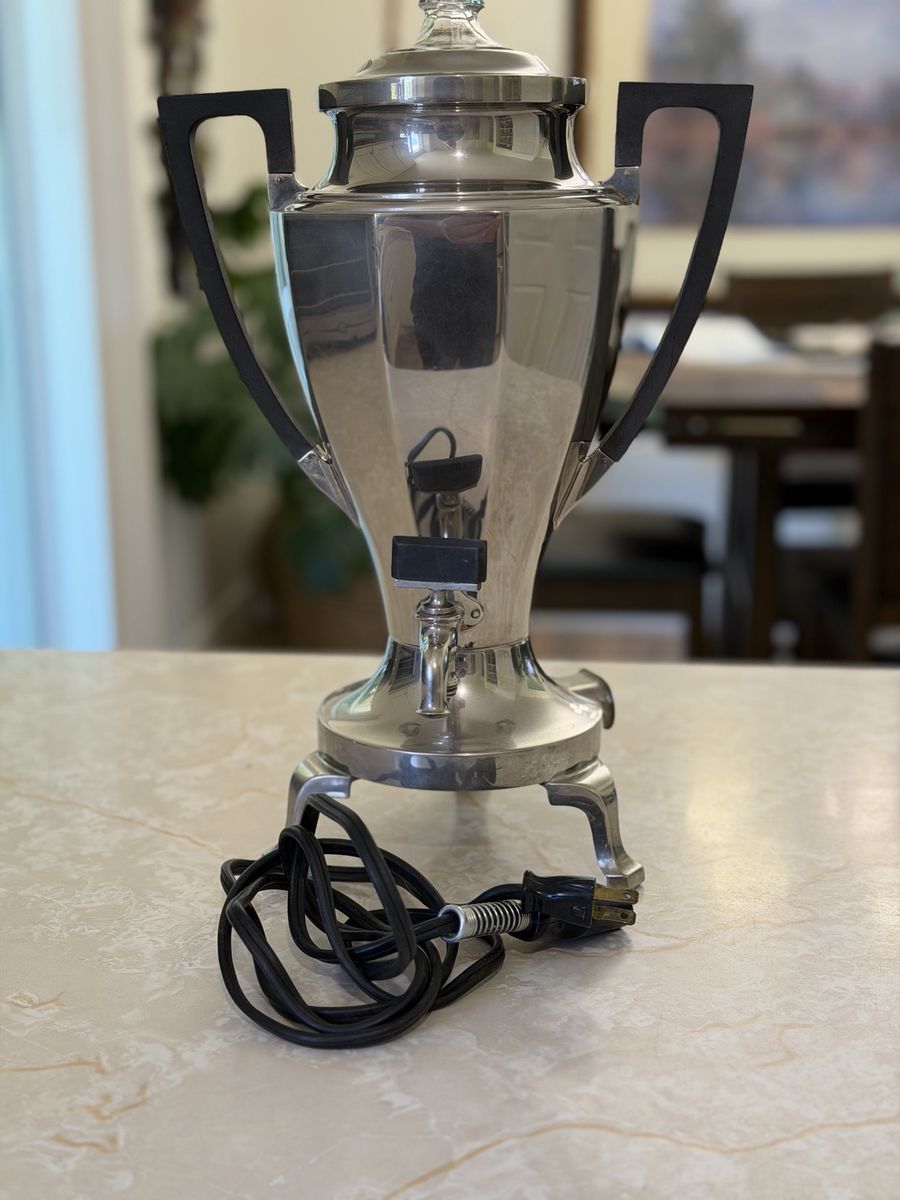 Landers, Frary & Clark Universal Electric Coffee Percolator